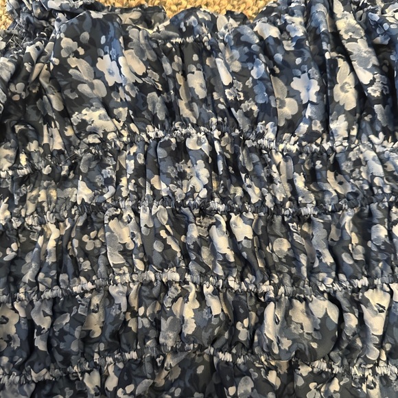 Blue Floral Ruffle Top - Picture 2 of 4